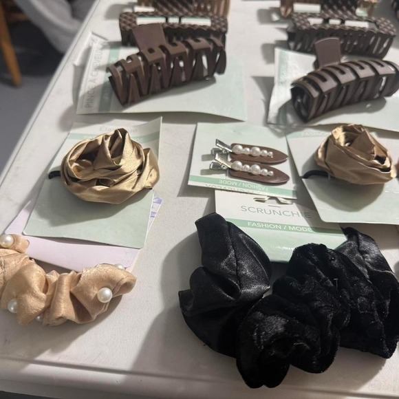 Womens Fashion Hair Accessory Lot Headbands Scrunchies Barrettes Clips - Picture 8 of 8